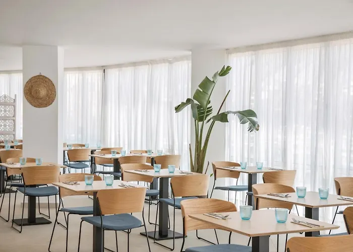 Porto Drach Aparthotel & Suites